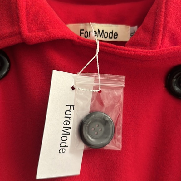 A beautiful belted coat red with back buttons. - Picture 4 of 4